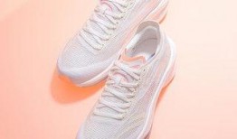 安踏最新爆料马赫pro,马赫Pro运动鞋惊艳亮相，科技与时尚的完美融合